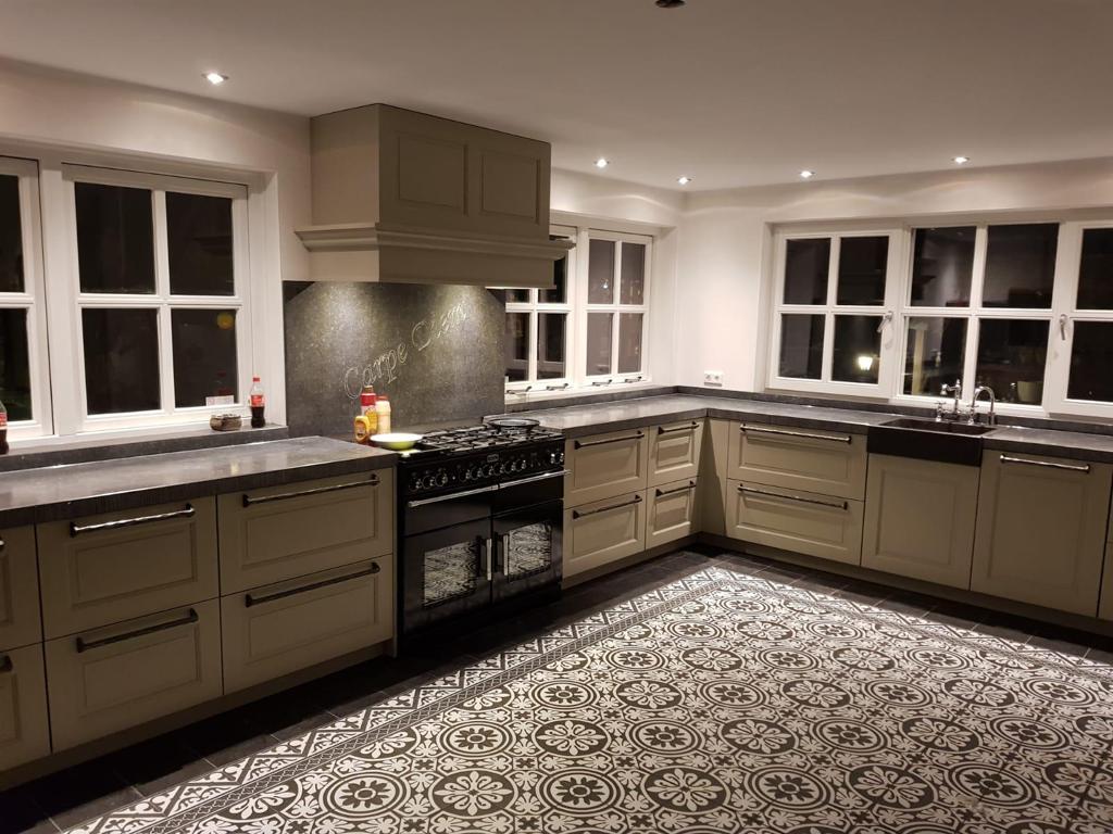 PHOTO-2023-12-19-22-56-45